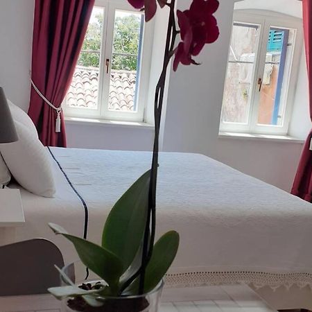 Comfortable Studio In Old Town Лабин Экстерьер фото
